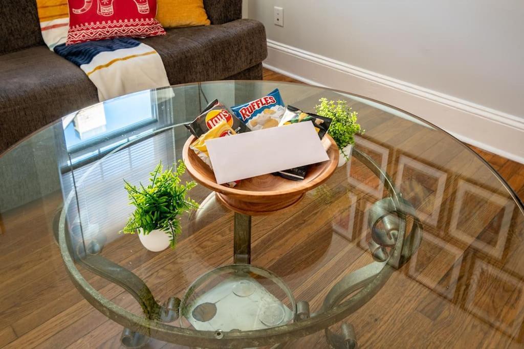 Apartment Globetrotters In Historic With Patio *