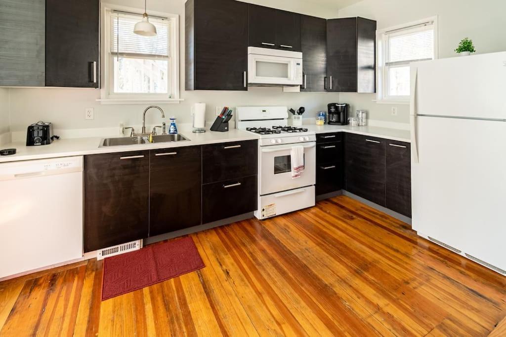 Apartment Globetrotters In Historic With Patio *