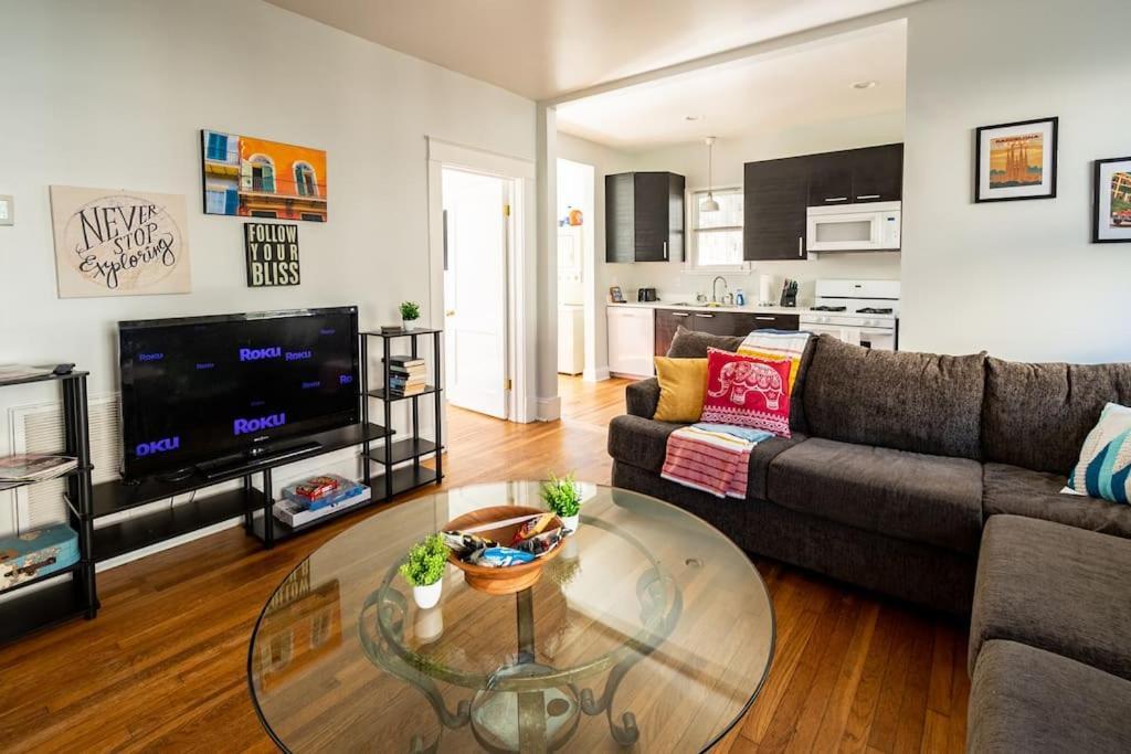 Apartment Globetrotters In Historic With Patio *