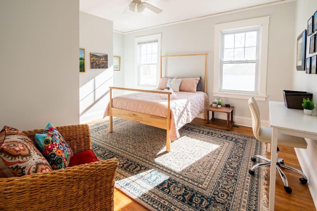 Apartment Globetrotters In Historic With Patio *